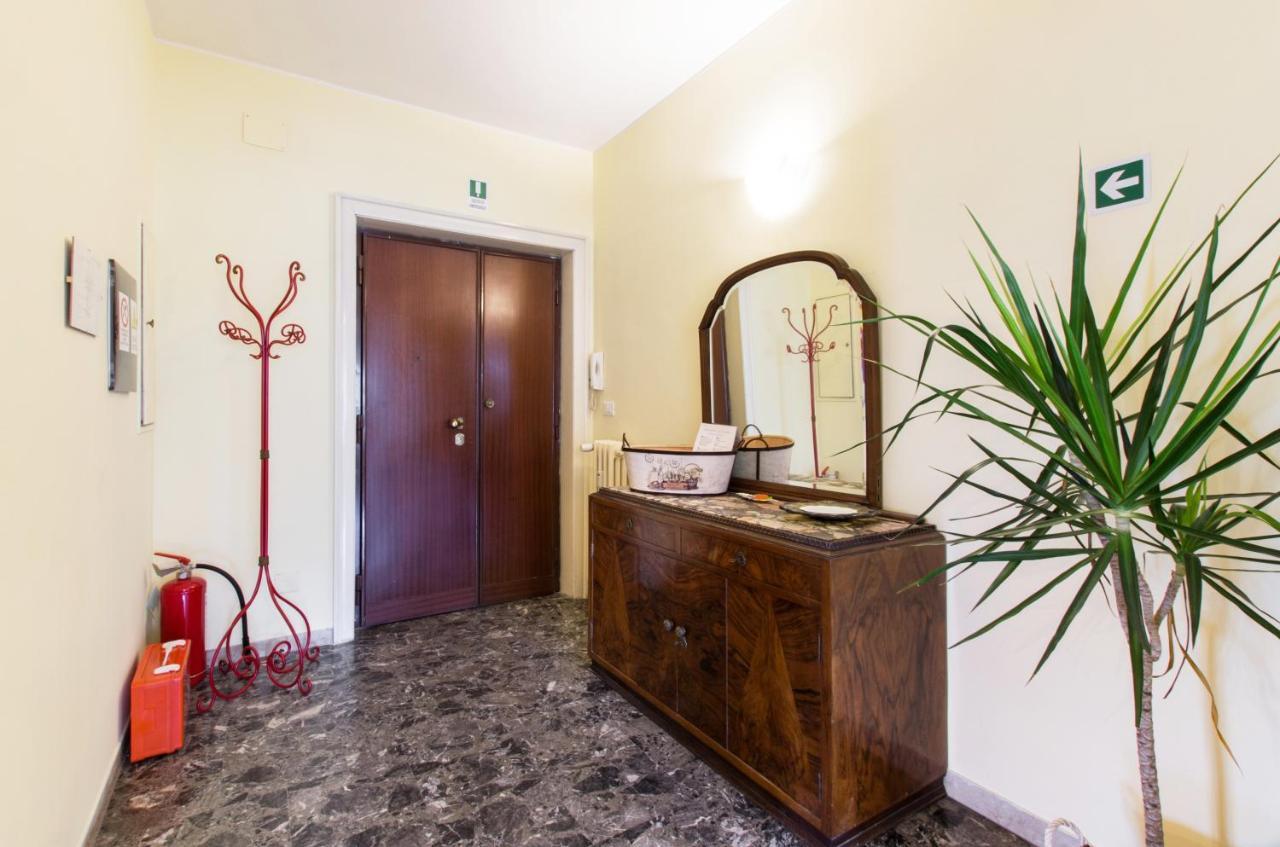 Cinthia'S House Apartment Rome Bagian luar foto
